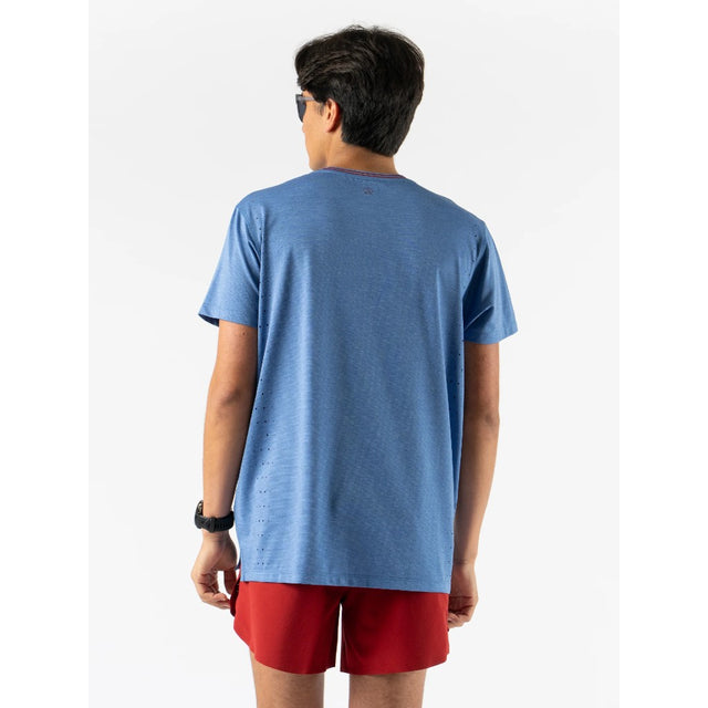 Back on-model view of rabbit running race pace tee in starlight sapphire colour