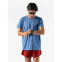 Front on-model view of rabbit running race pace tee in starlight sapphire colour