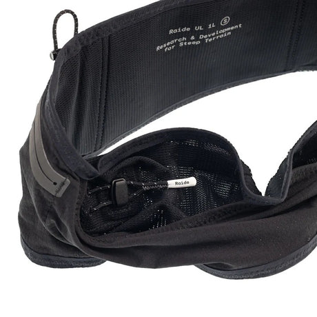 Black Raide running belt fit cinch detail
