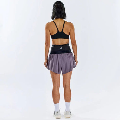 Back on-model view of black Raide running belt