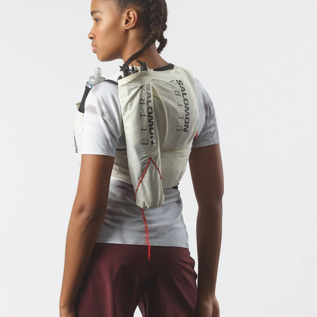 Salomon custom quiver ultra attached to a salomon race vest