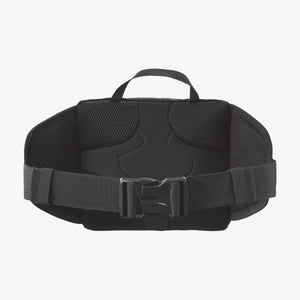 Back of salomon trailblazer belt pack in black