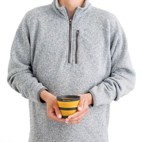 Model holding sea to summit ultralight frontier collapsible cup