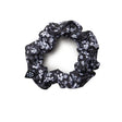 Skida scrunchie in daisy jones pattern