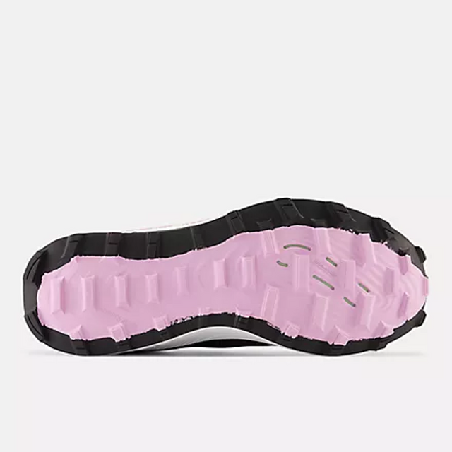Sole of women's New Balance Summit Unknown v4 running shoe in grey