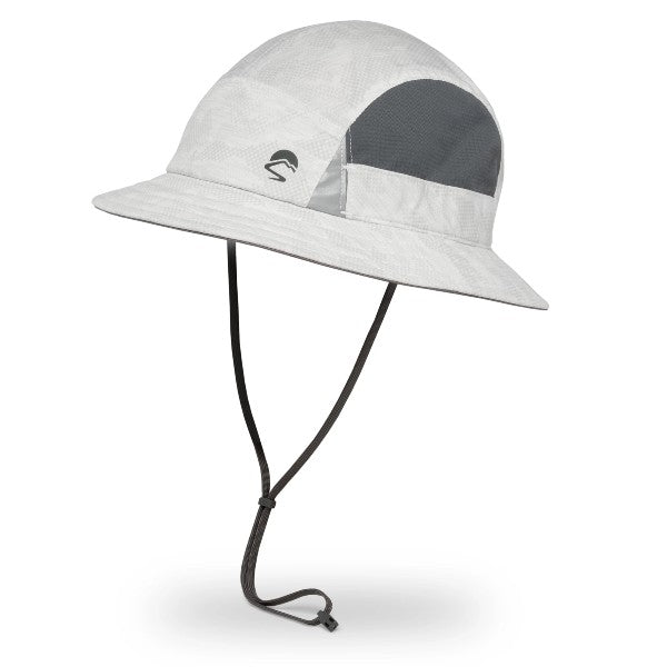 Sunday Afternoons VaporLite Tempo bucket hat in white terrain colour