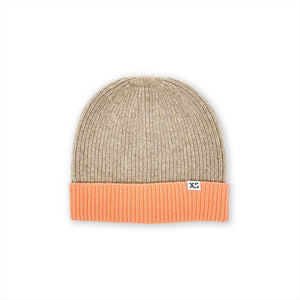 XS weekender beanie in flax/melon colour