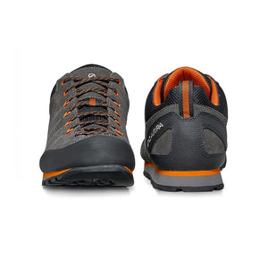 Back and front view of Men's Scarpa Crux approach shoes