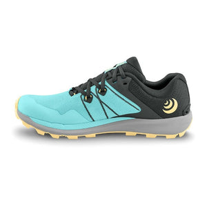 Inner side view of women's topo athletic runventure 4 trail running shoe in sky/butter colour